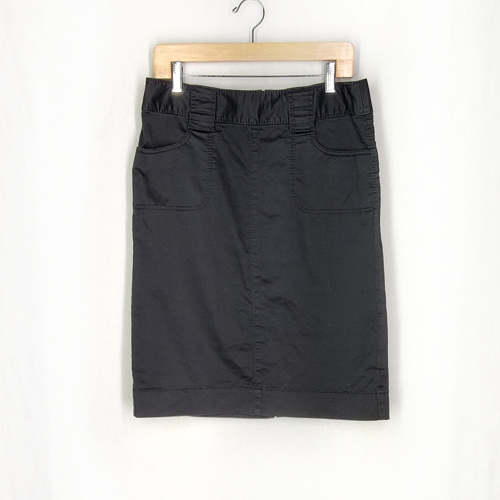 Banana republic pencil skirt, size 10, black midi skirt.